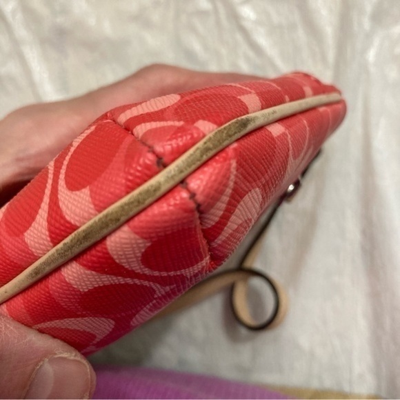Coach Peyton red wristlet clutch bag